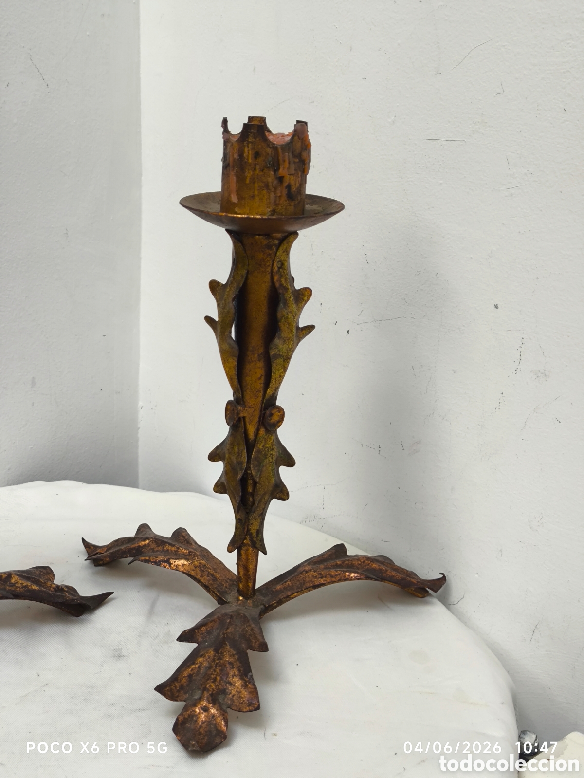 Antig&uuml;edades: Candelabros Bronce hojas de acanto - Foto 5