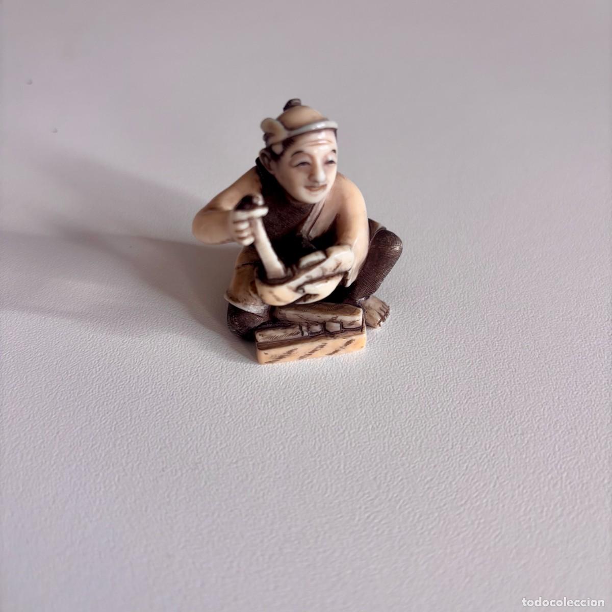 Antig&uuml;edades: Katabori Netsuke Policromado y Firmado periodo entre 1870-1920