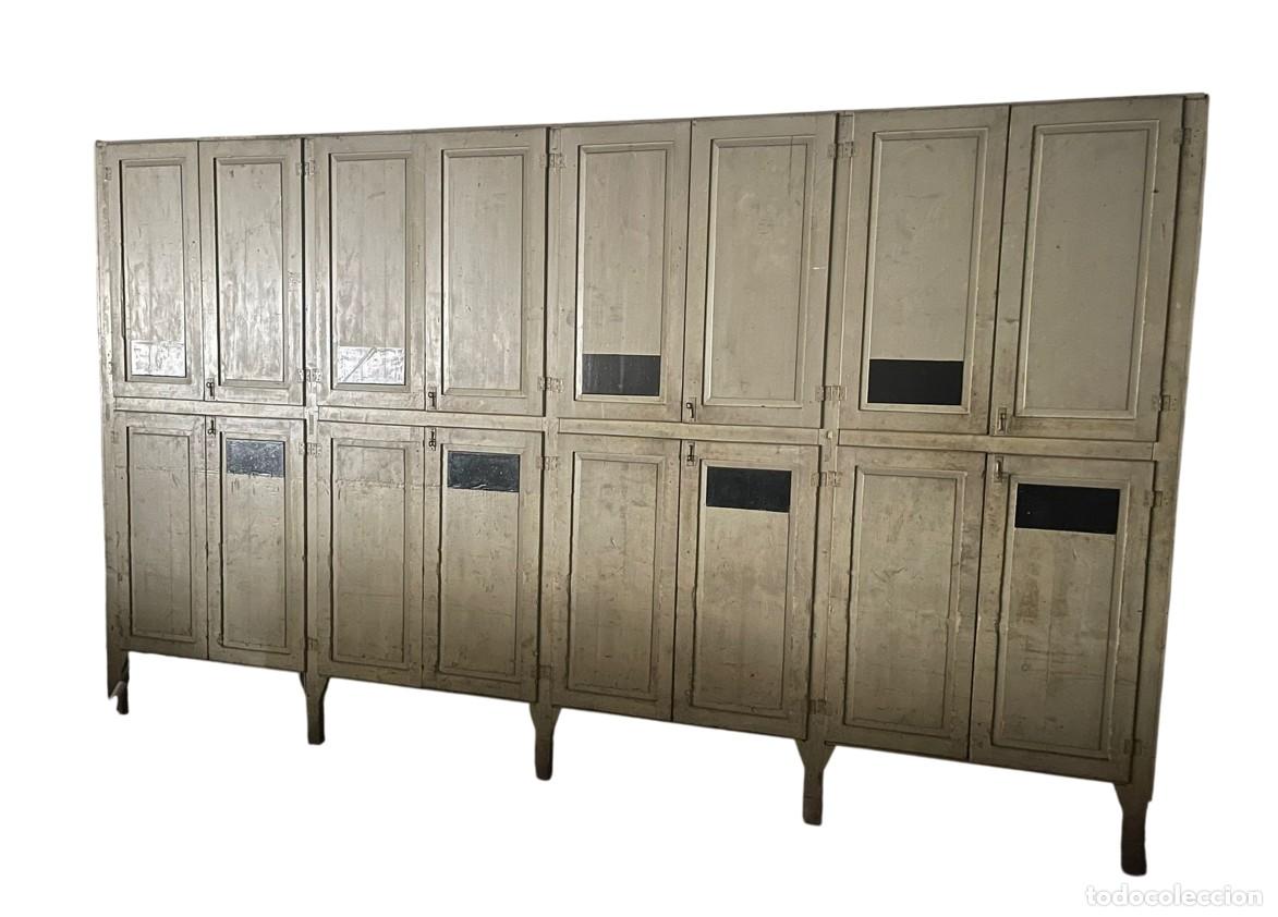 Antiques: GRAN ARMARIO INDUSTRIAL DE F&Aacute;BRICA DE 16 COMPARTIMENTOS. MADERA DE PINO. ESPA&Ntilde;A. SIGLO XIX.