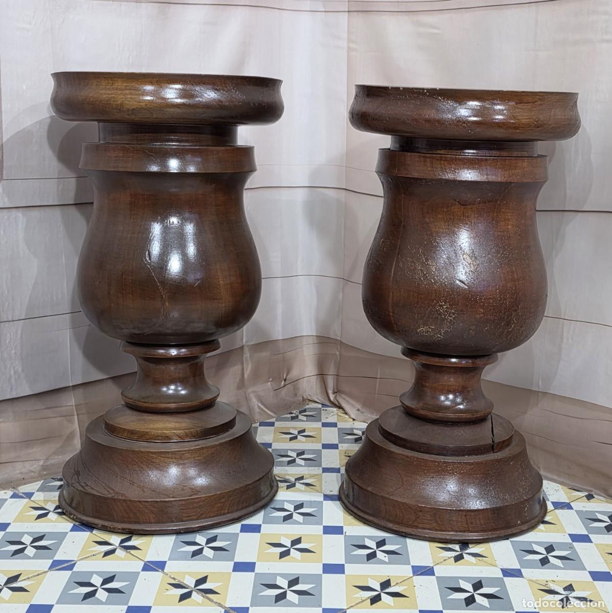 Antig&uuml;edades: Pareja de pedestales peanas en madera maciza