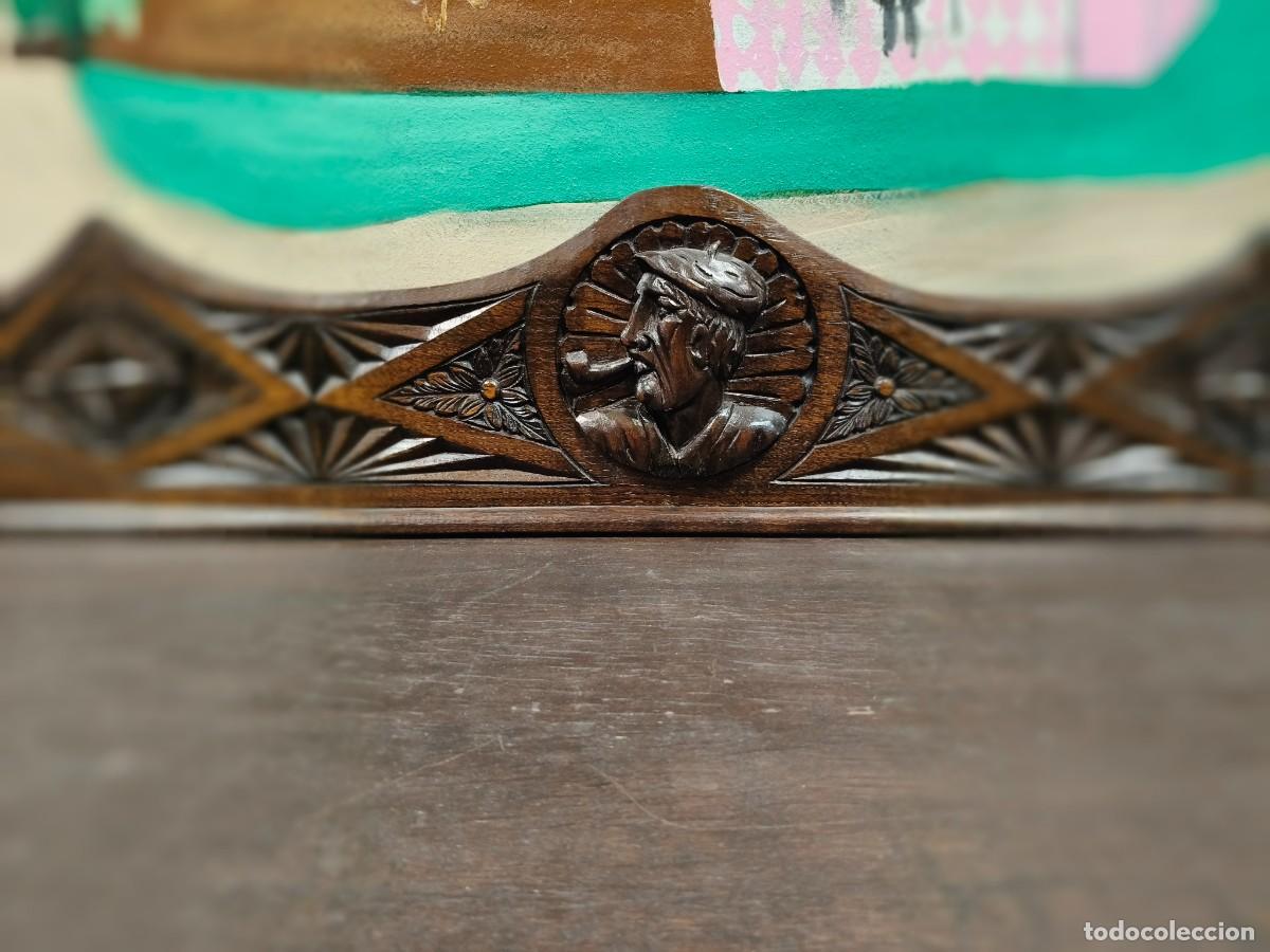 Antig&uuml;edades: Aparador antiguo de madera tallada - Foto 4
