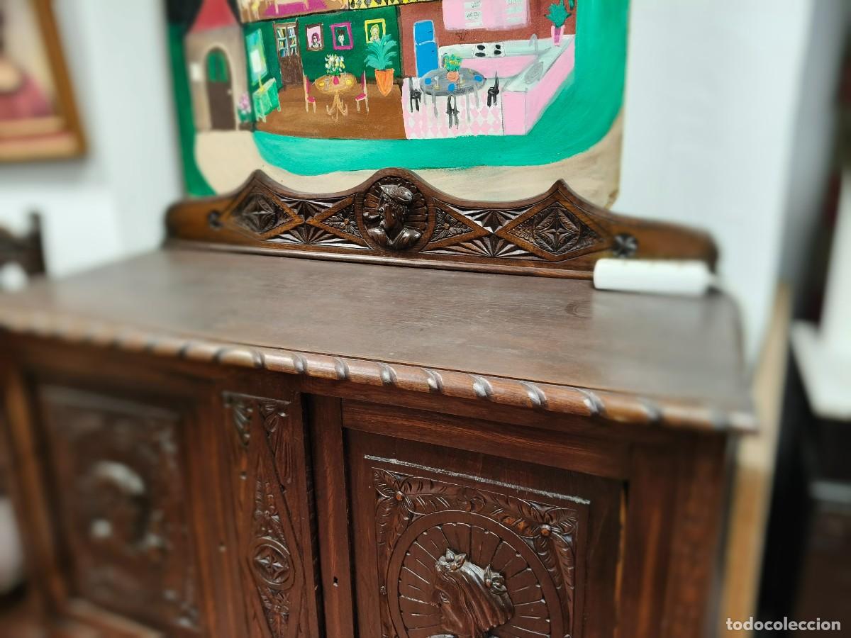 Antig&uuml;edades: Aparador antiguo de madera tallada - Foto 6