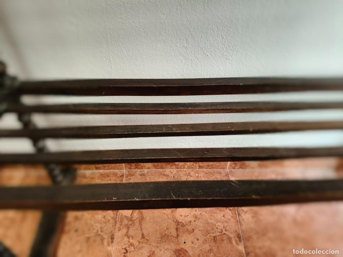 Antig&uuml;edades: Perchero antiguo de madera - Foto 6