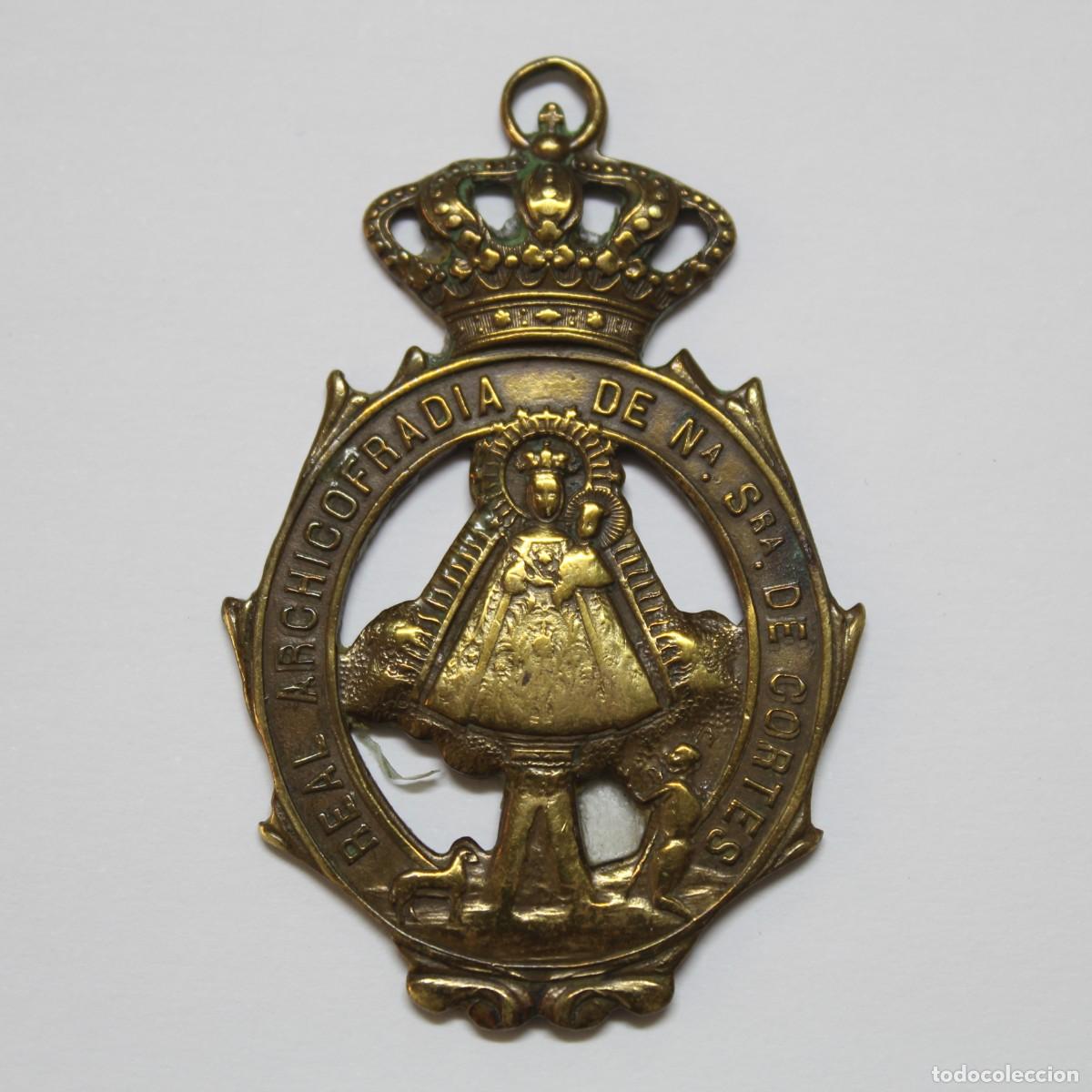 Antig&uuml;edades: Medalla Religiosa Archicofradia Ntra S&ordf; de Cortes Alcaraz Insignia Laton Vintage