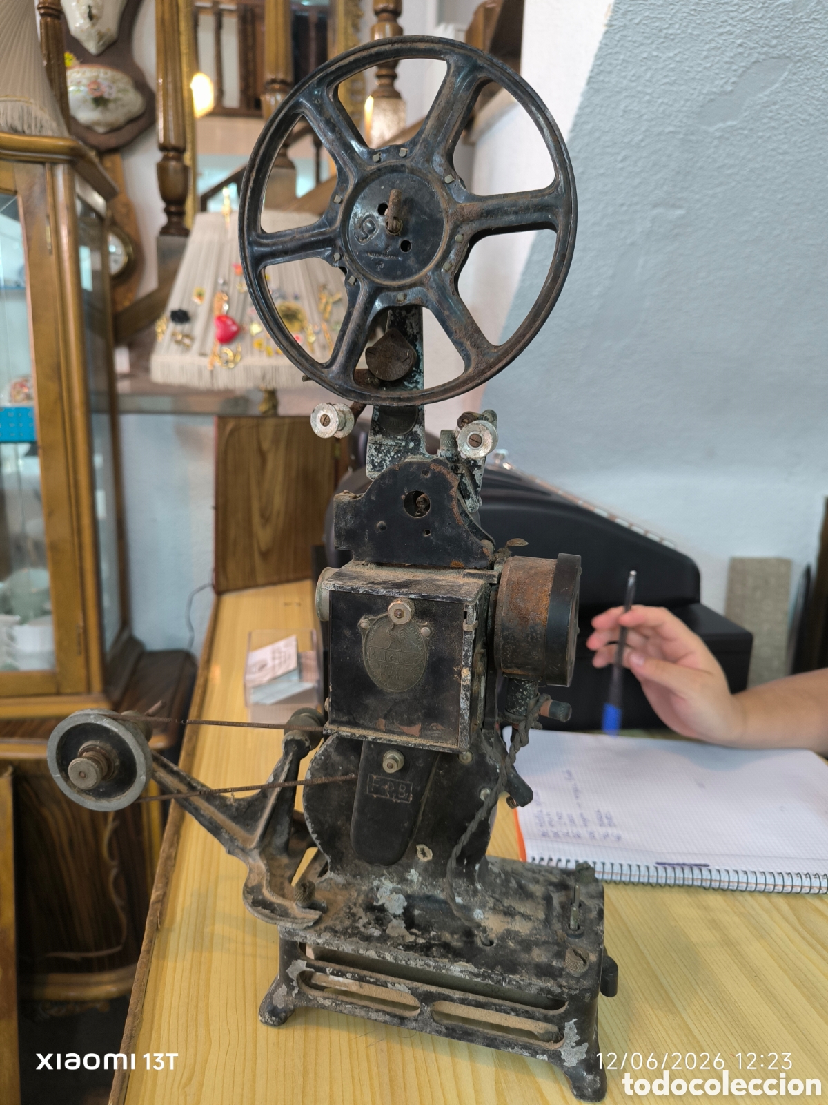 Antig&uuml;edades: Proyector de cine antiguo