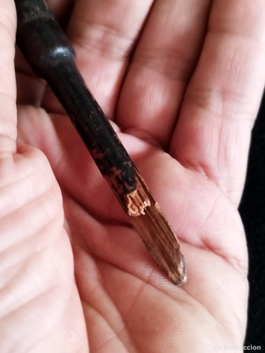 Antig&uuml;edades: Antigua pieza de madera, de alg&uacute;n objeto a identificar. - Foto 5