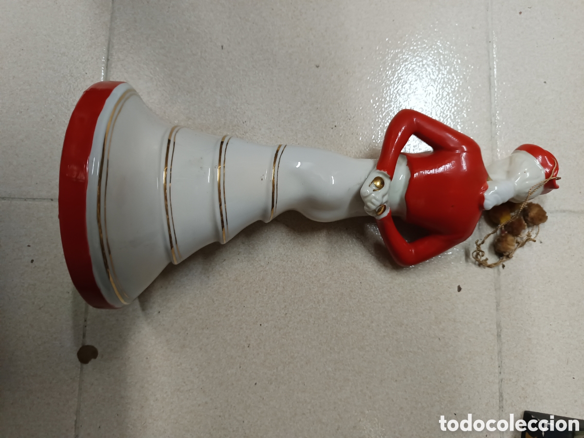 Antig&uuml;edades: Figura de cer&aacute;mica de botella de licor - Foto 2