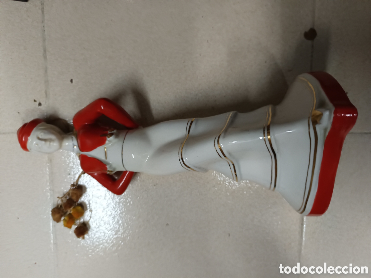 Antig&uuml;edades: Figura de cer&aacute;mica de botella de licor