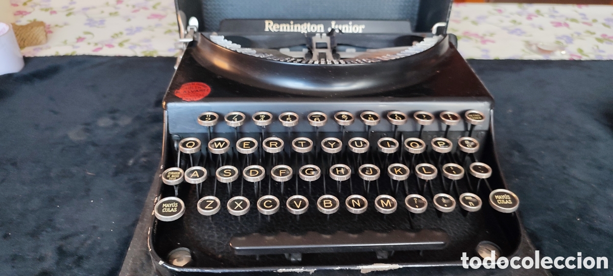 Antig&uuml;edades: Antigua m&aacute;quina de escribir port&aacute;til Remington Junior con su estuche original principios siglo XX