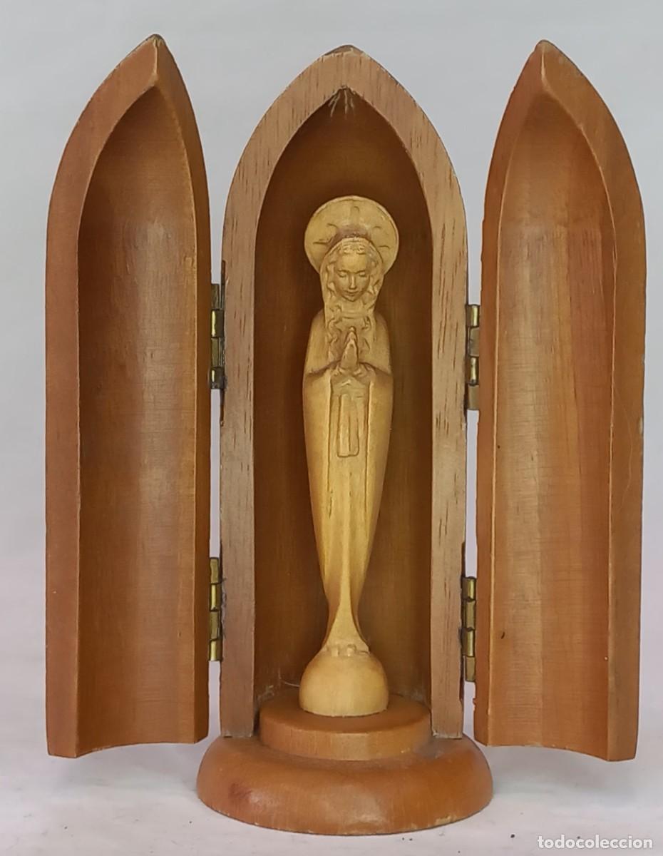 Antig&uuml;edades: ANTIGUA CAPILLA DE MADERA DE VIAJE CON IMAGEN DE LA VIRGEN MARIA ORANDO