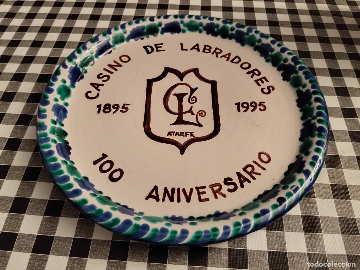 Antiguidades: Plato de cer&aacute;mica granadina conmemorativo - 100 Aniversario Casino de Labradores de Atarfe (1895-199