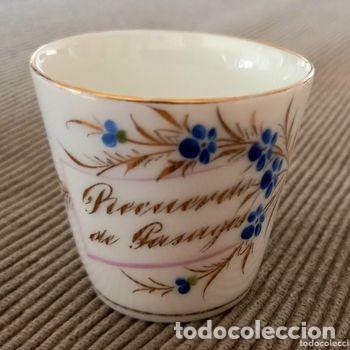 Antiques: Peque&ntilde;a taza de caf&eacute; de Porcelana de Pasajes (Guip&uacute;zcoa) hacia 1870