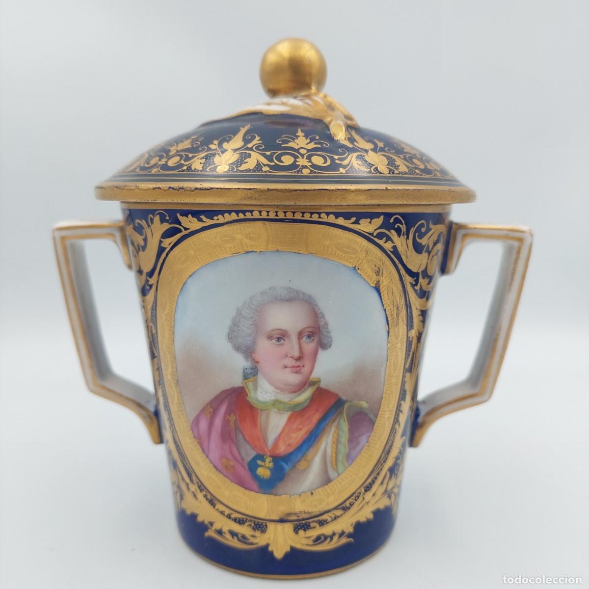 Antig&uuml;edades: Taza con tapa porcelana francesa estilo Sevres Luis XVI siglo XIX