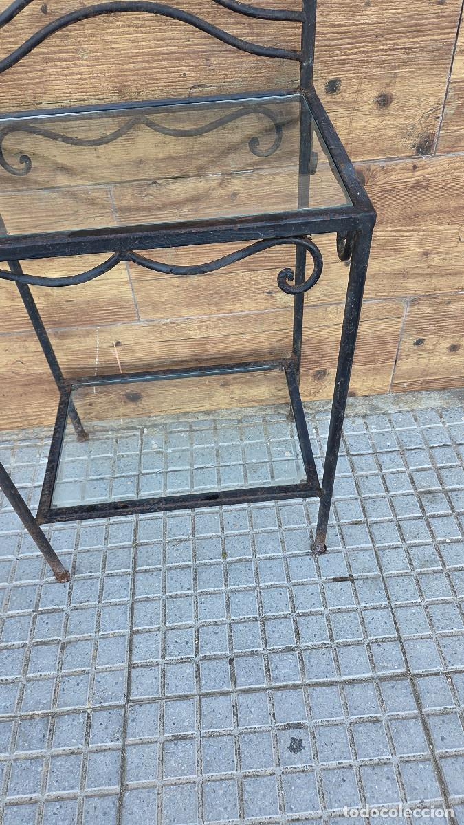 Antig&uuml;edades: mesita de hierro de forja - Foto 4