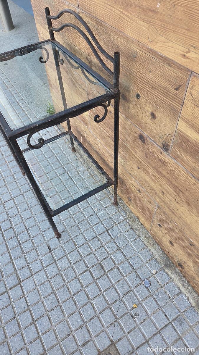 Antig&uuml;edades: mesita de hierro de forja - Foto 6