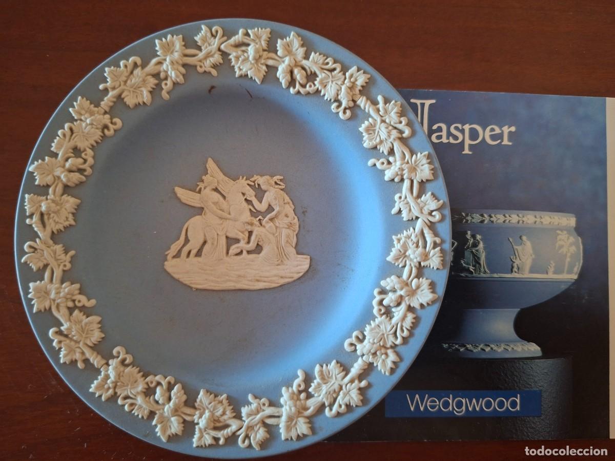 Antig&uuml;edades: Plato Wedgwood azul. - Foto 1