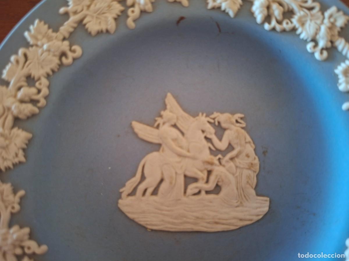 Antig&uuml;edades: Plato Wedgwood azul. - Foto 2