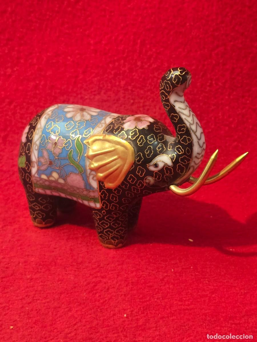 Antig&uuml;edades: Elefande de bronce , cloisonne. - Foto 1
