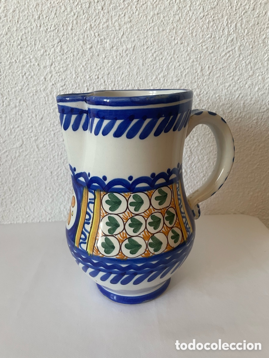 Antig&uuml;edades: Jarra cer&aacute;mica espa&ntilde;ola pol&iacute;croma azul blanco verde naranja tr&eacute;boles medallones 23 cm