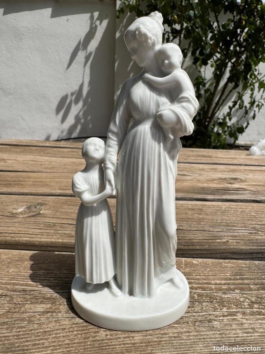 Antig&uuml;edades: Figura porcelana royal Copenhague Dinamarca madre e hija vestidos cl&aacute;sicos de mitad s XIX 15cms sXX