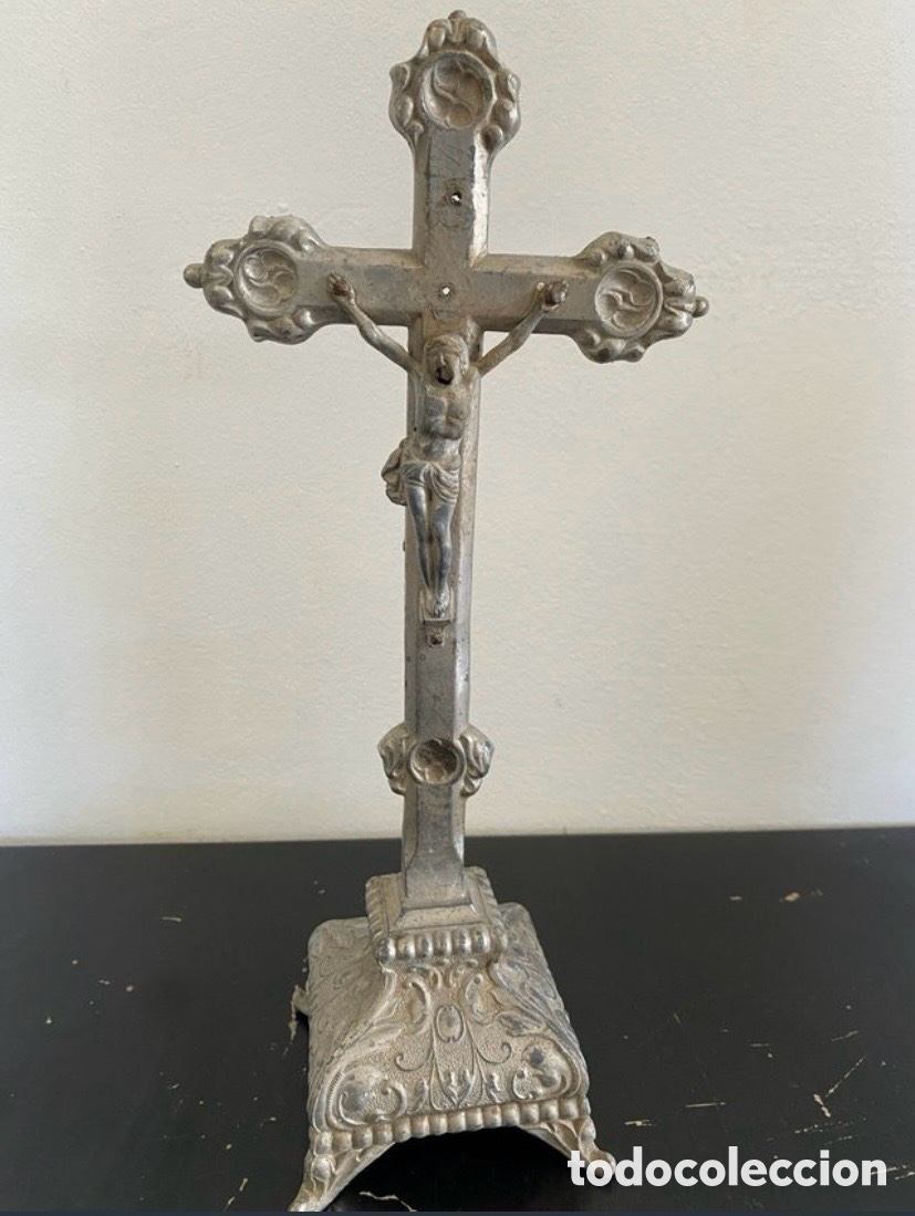 Antig&uuml;edades: Crucifijo De Altar Antiguo