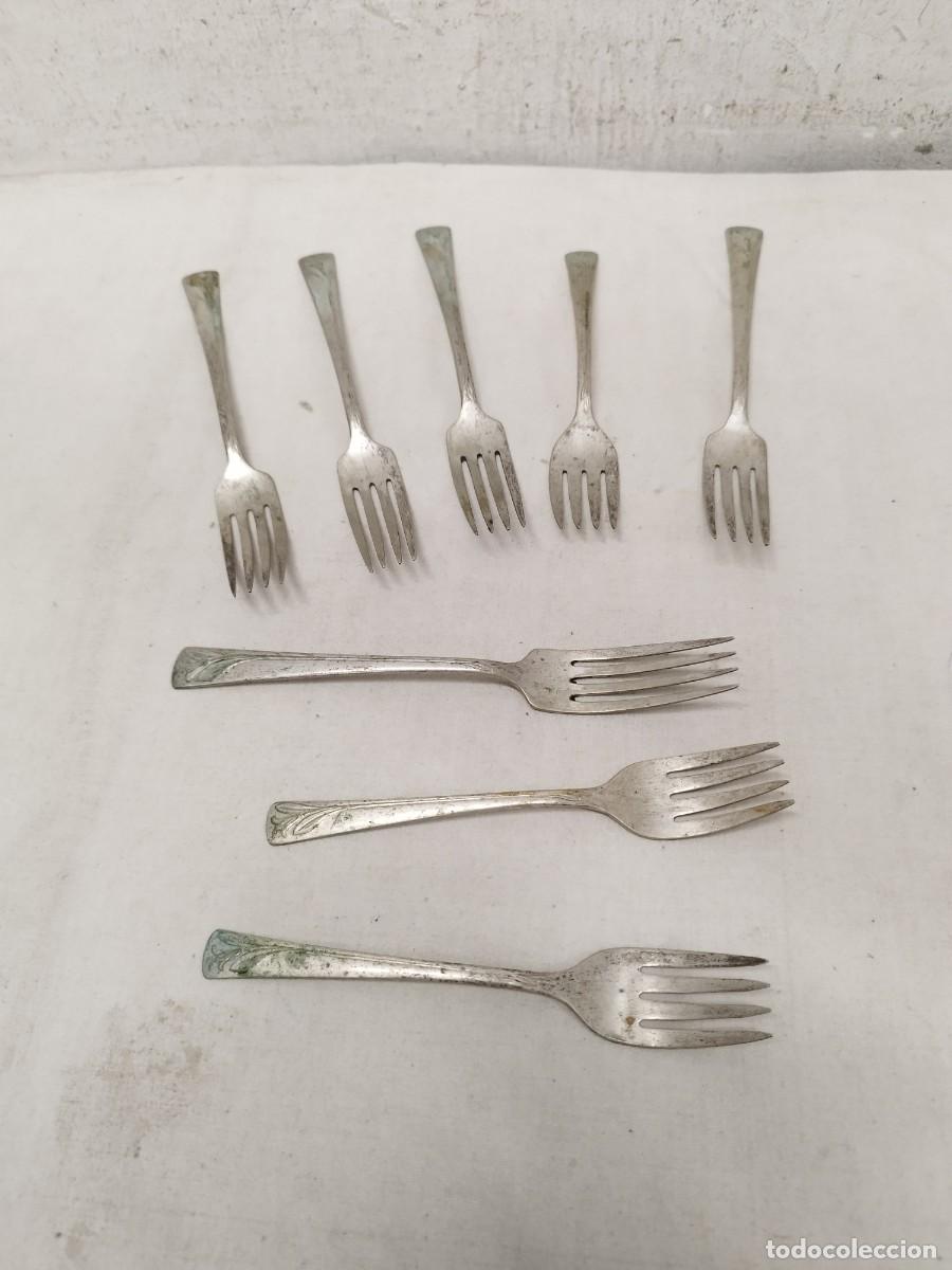 Antig&uuml;edades: Lote de 7 antiguos tenedores, con ba&ntilde;o de plata. Dos tama&ntilde;os diferentes.