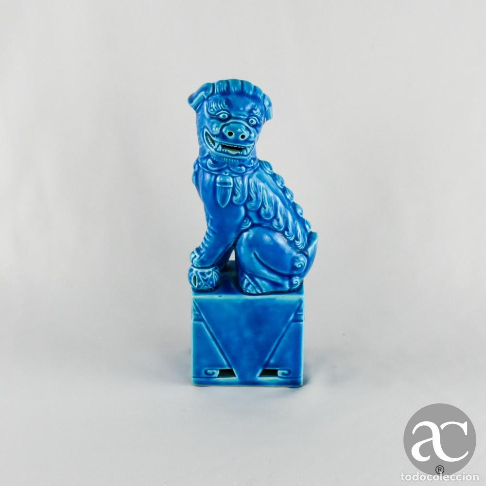 Antig&uuml;edades: Figura em azul-turquesa de C&atilde;o de Foo, porcelana da China