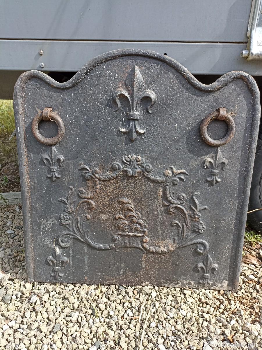 Antig&uuml;edades: Placa de chimenea, trasfuego, flor de Lys