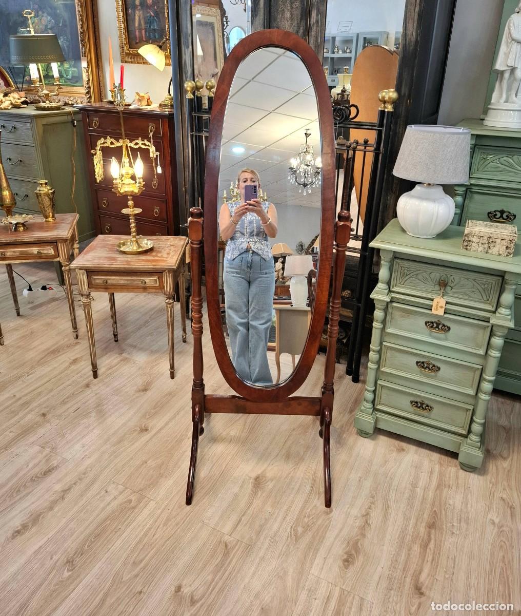 Antig&uuml;edades: Antiguo espejo de pie madera de caoba
