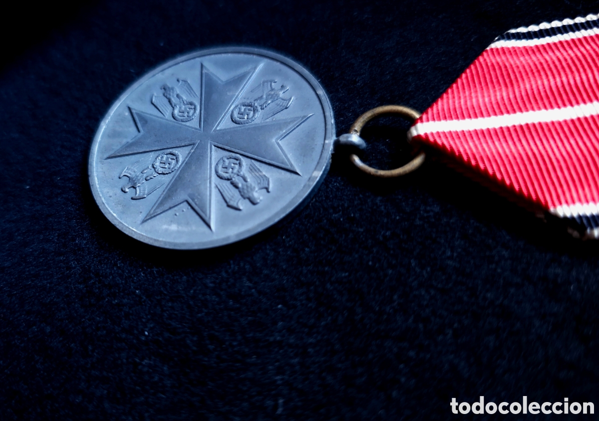 Antig&uuml;edades: Medalla Orden del &Aacute;guila - Foto 3