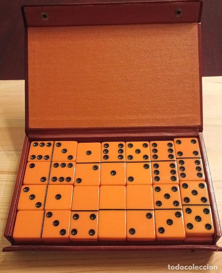 Antig&uuml;edades: Juego de domin&oacute; de baquelita Catalin Butterscotch antiguo
