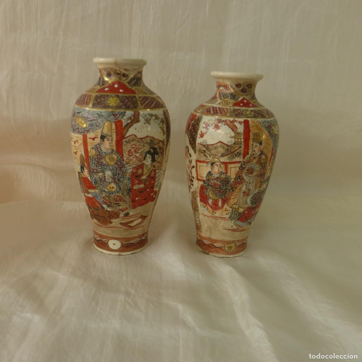 Antiquit&auml;ten: PAREJA DE PEQUE&Ntilde;OS JARRONES SATSUMA MEIJI (1868-1912) JAPON PPIO. S. XX JAPANESE WARE VASES