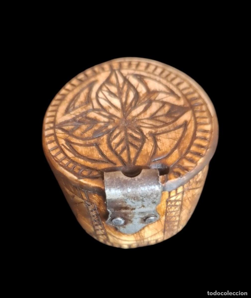 Antig&uuml;edades: (ANT-260601)TABAQUERA DE ASTA ARTE PASTORIL ( TABACO MOLIDO) FILIGRANAS E INICIALES