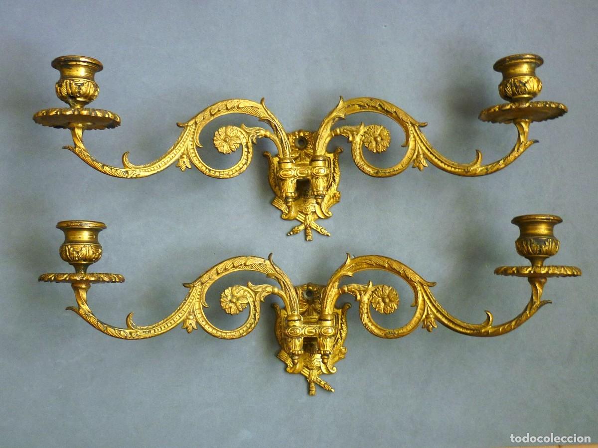 Antig&uuml;edades: Par de Apliques o Candelabros de Piano Antiguos de Bronce Dorado.