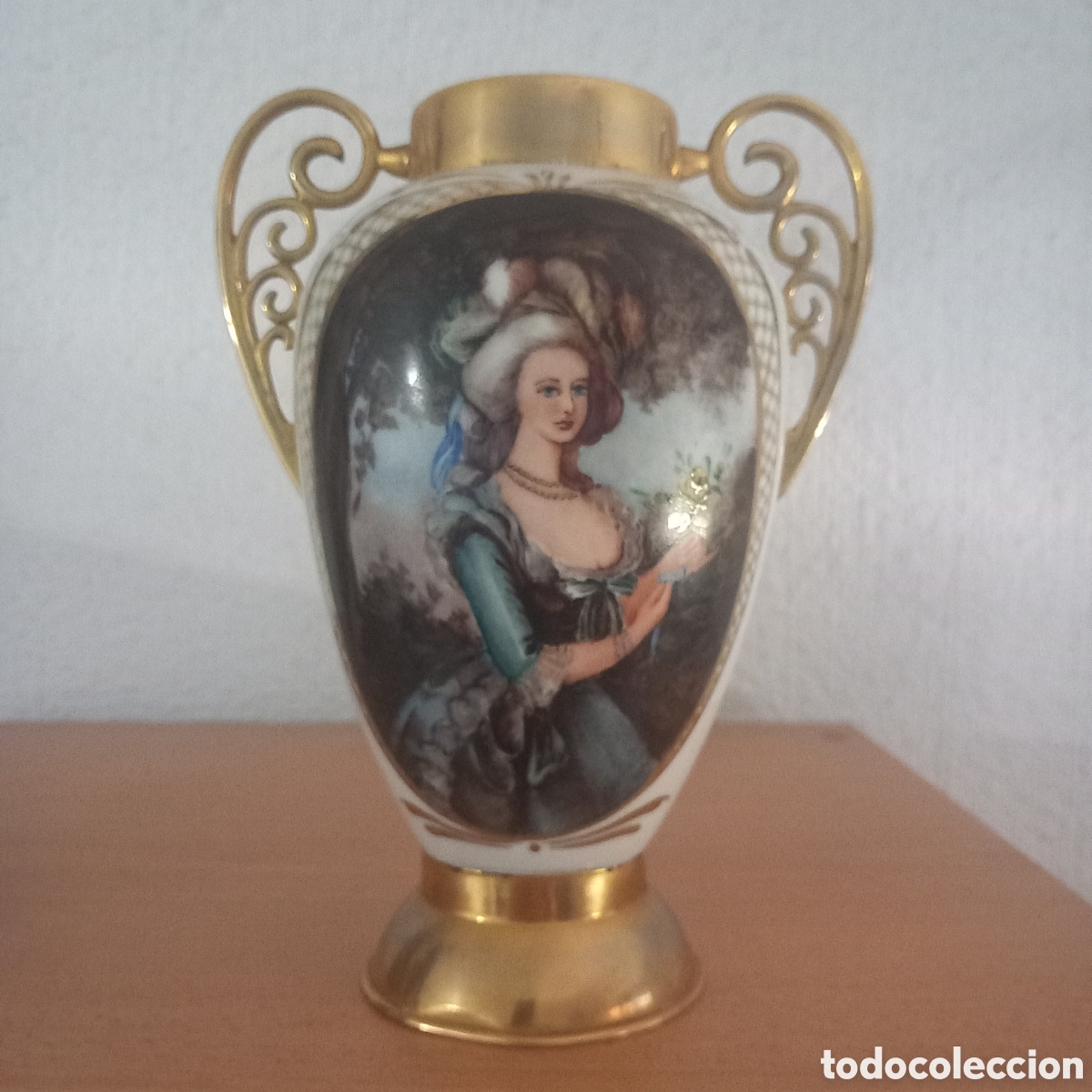Antig&uuml;edades: ANTIGUO JARRON DE PORCELANA y LATON(PINTADO A MANO)