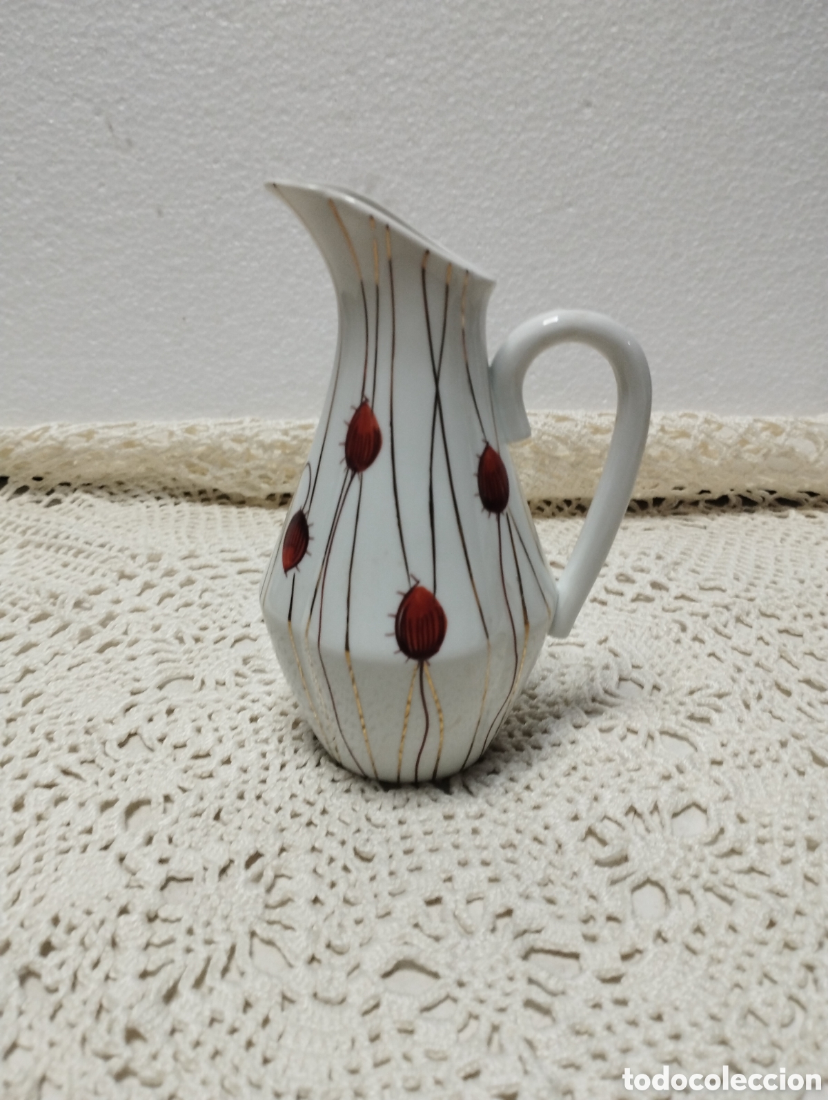 Antig&uuml;edades: JARRA LECHERA SELLO DOLMEN CASTRO SARGADELOS. PINTADA MANO, MED. ALTO 15,3 CM.
