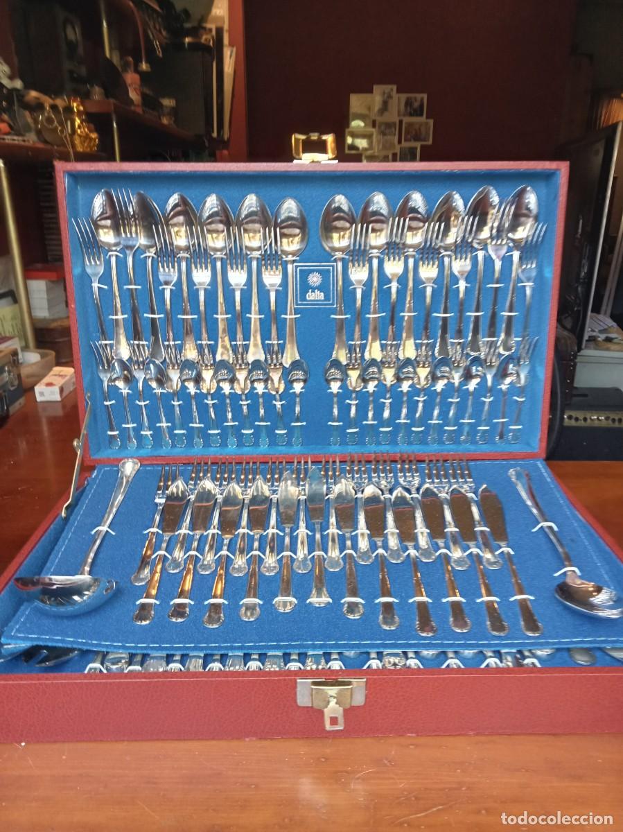 Antig&uuml;edades: Cuberteria nueva Dalia inox para 12 comensales.