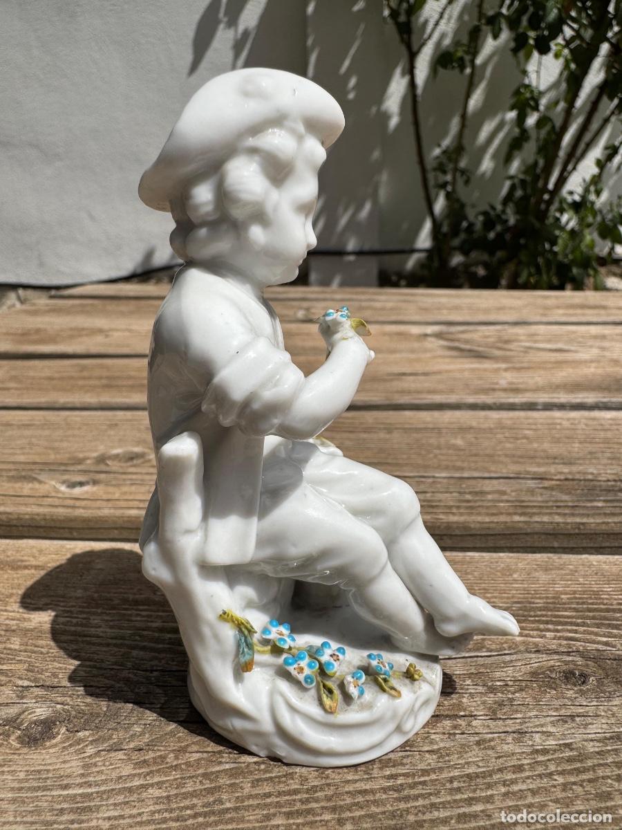 Antig&uuml;edades: Figura porcelana alemana muchacho con flores 11cms s XIX XX