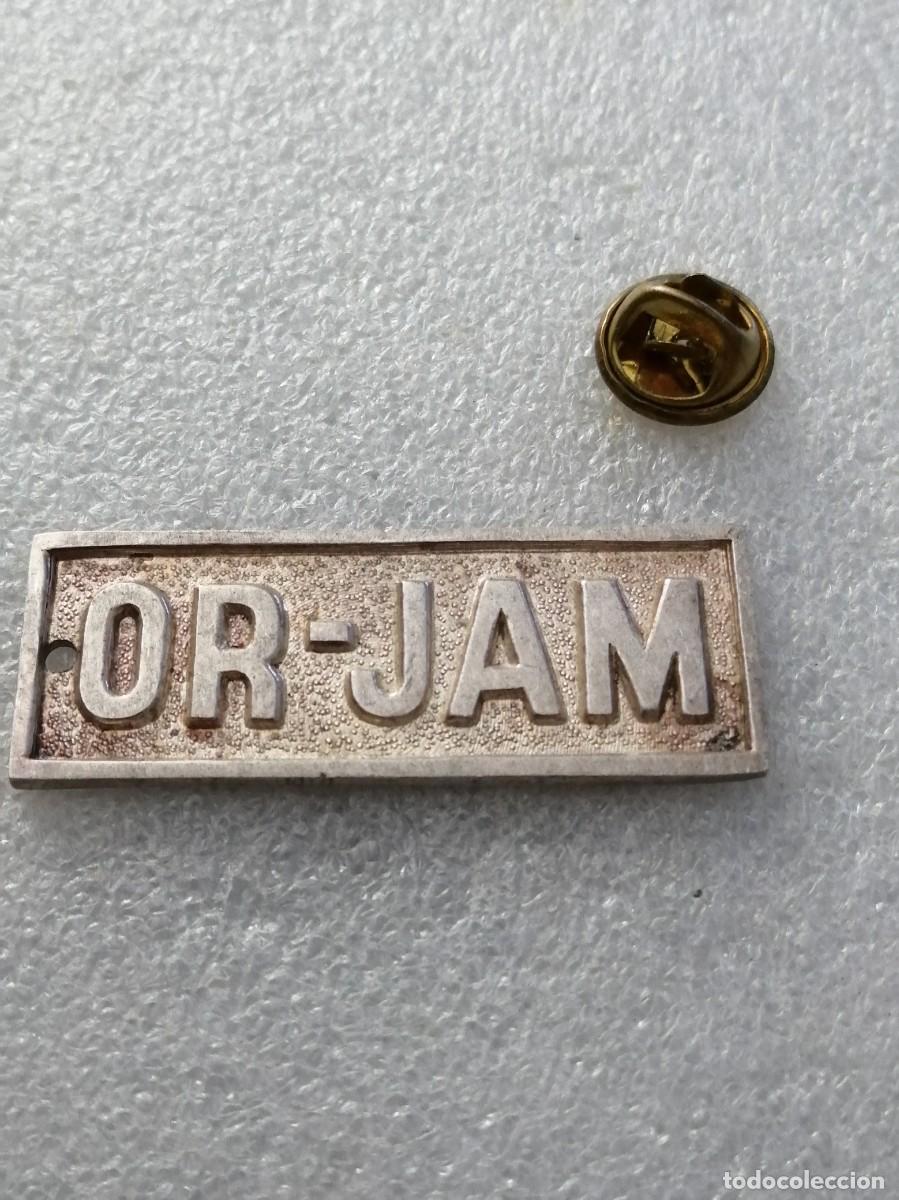 Antig&uuml;edades: PINS 000 &Uacute;NICO OR-JAM METAL BA&Ntilde;ADO EN PLATA CON AGUJERO PARA COSER ROPA