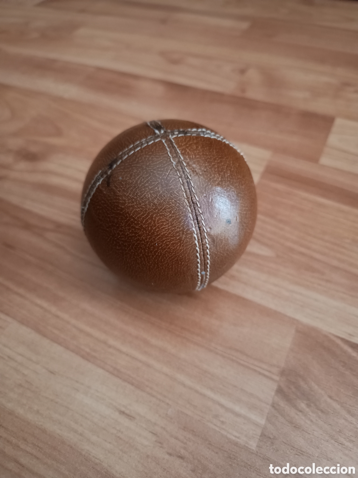 Antig&uuml;edades: Bola medicinal de cuero vintage