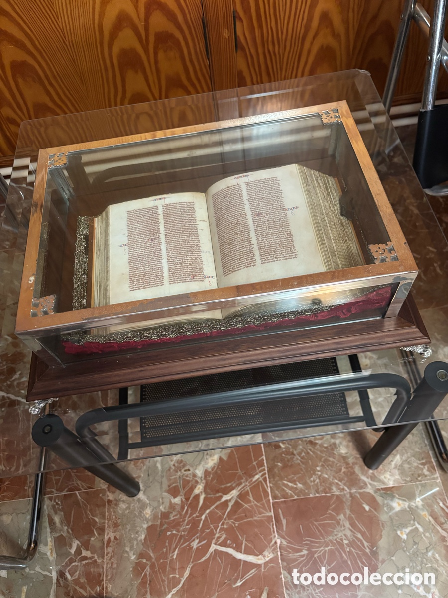 Antig&uuml;edades: Facs&iacute;mil de la Biblia de San Vicente Ferrer. Ejemplar 193.