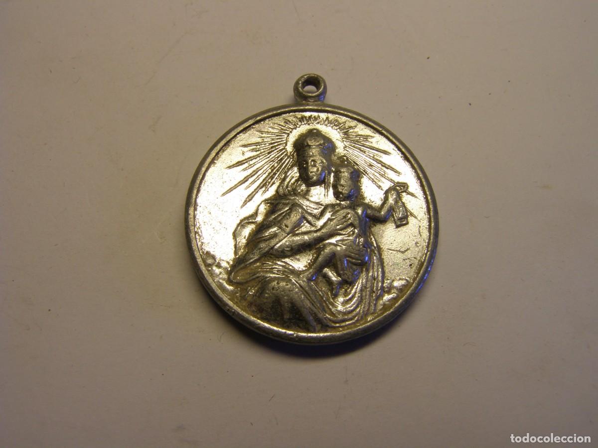 Antig&uuml;edades: Vieja medalla religiosa escapulario de N&ordf; S&ordf; del Carmen.
