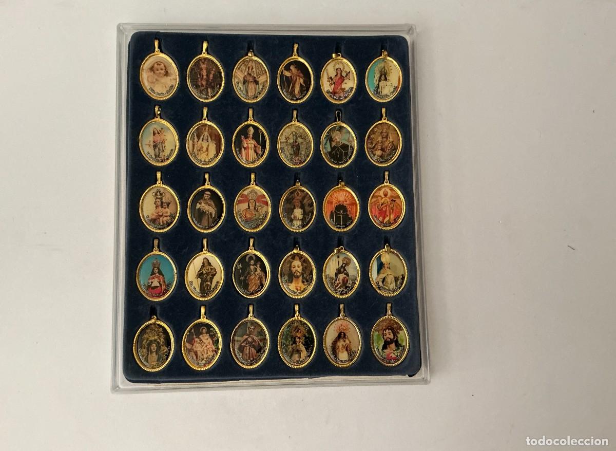 Antig&uuml;edades: Colecci&oacute;n completa 30 medallas Devociones Regi&oacute;n de Murcia I La Verdad estuche original