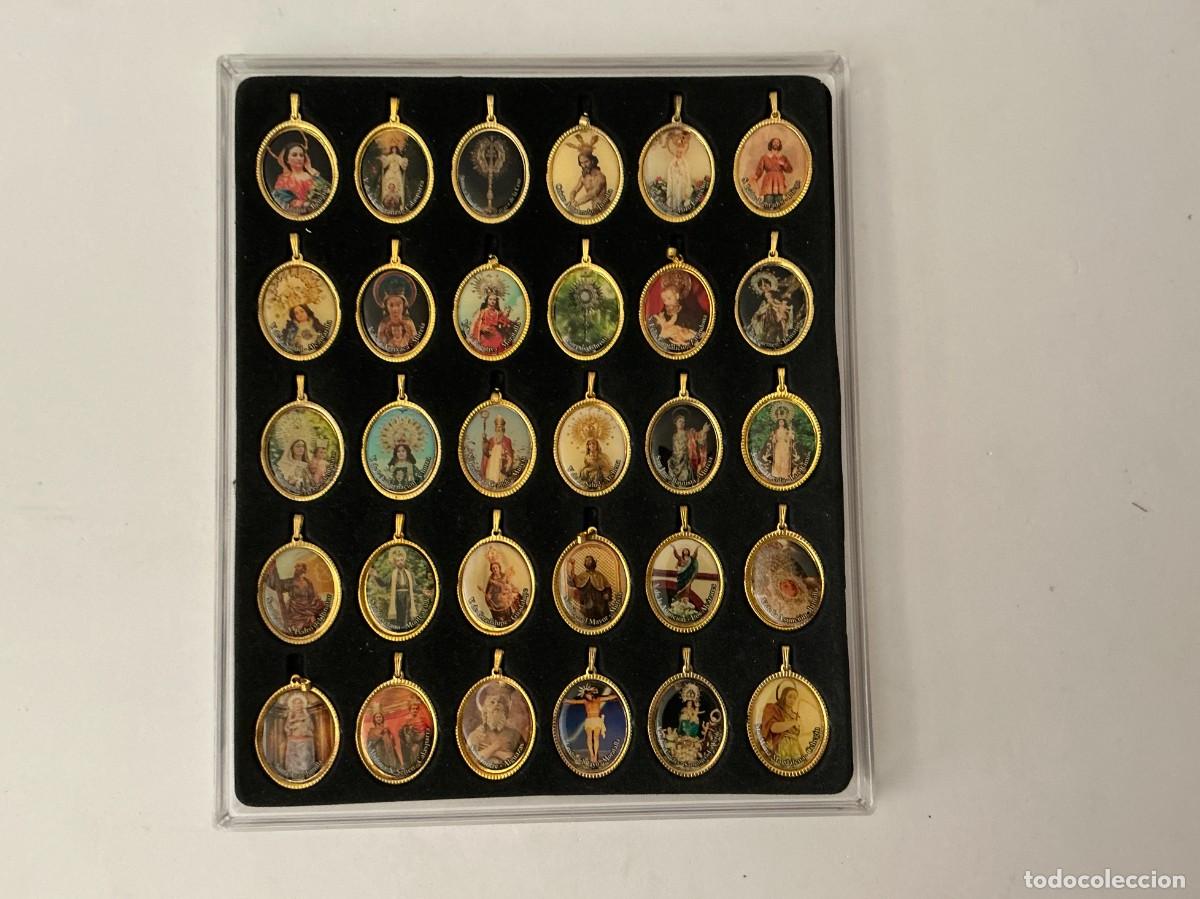 Antig&uuml;edades: Colecci&oacute;n completa 30 medallas Devociones Regi&oacute;n de Murcia II La Verdad estuche original