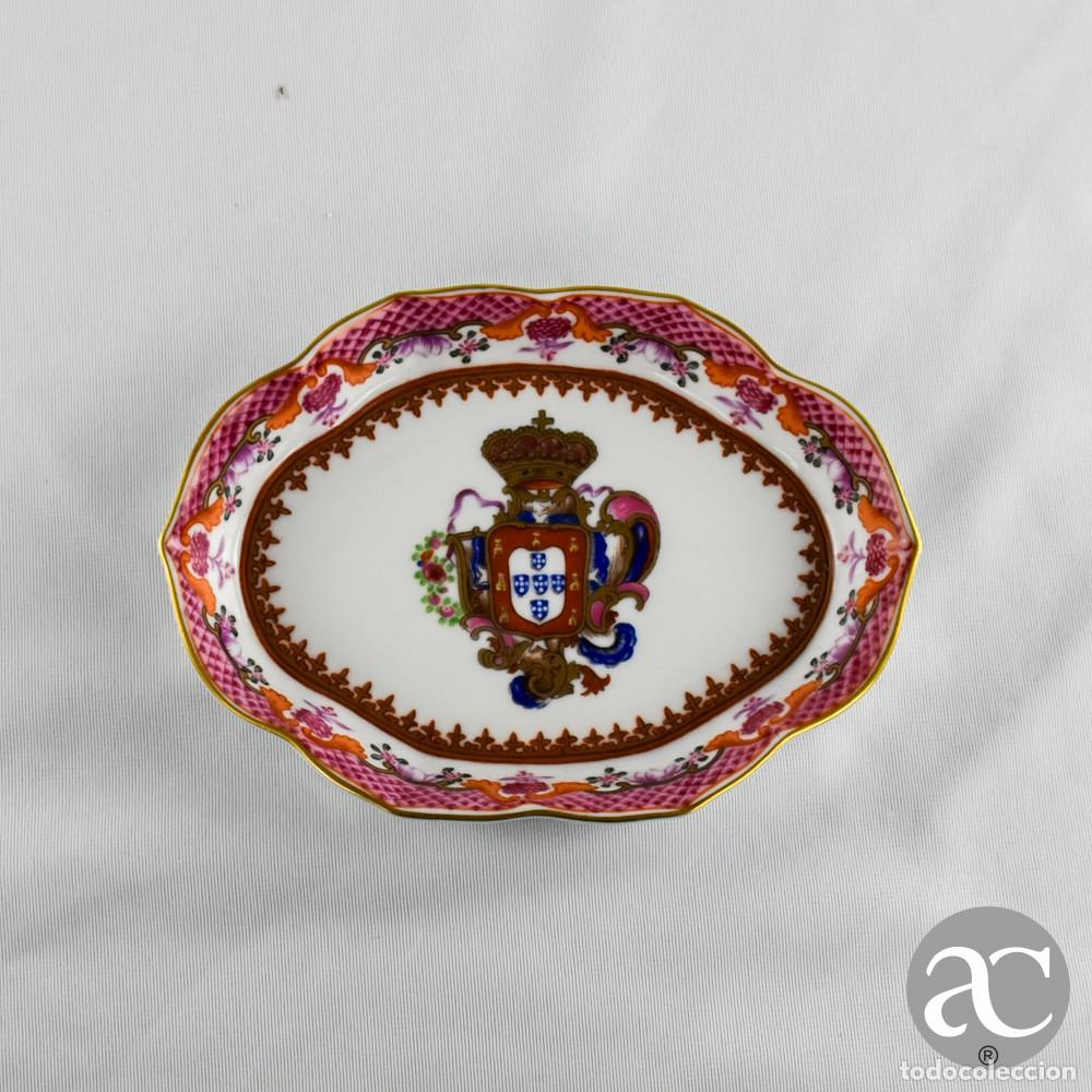Antig&uuml;edades: Covilhete em porcelana NG, Servi&ccedil;o D. Pedro III, s&eacute;c. XVIII (R&eacute;plica)