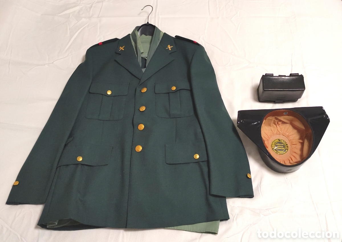 Antig&uuml;edades: Uniforme de paseo de Guardia Civil a&ntilde;o 1988