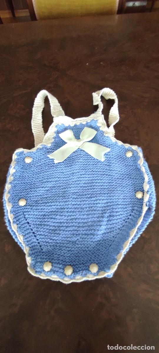 Antig&uuml;edades: PRECIOSA RANITA PETO DE PUNTO HECHA A MANO PARA BEBE O MU&Ntilde;ECO REBORN. AZUL CRUDO CON LAZO.