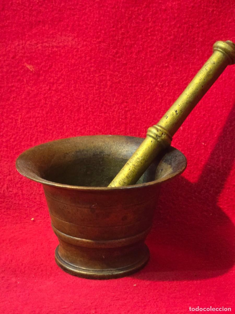 Antig&uuml;edades: ALMIREZ O MORTERO DE BRONCE.