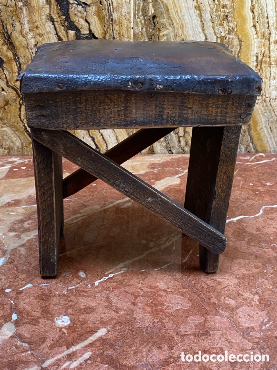 Antig&uuml;edades: Banqueta antigua de madera - Foto 1