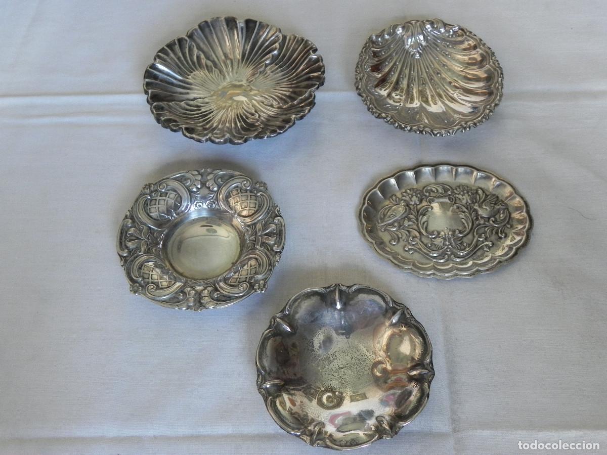 Antig&uuml;edades: ** LOTE DE BANDEJAS DE PLATA ANTIGUA CON CONTRASTES **
